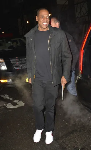 Dining Out - Jay Z&nbsp;looks quite happy to be enjoying a night out at dinner with friends in NYC.(Photo: RGK, PacificCoastNews)