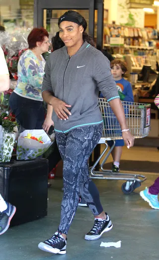Fit Chick - Serena Williams&nbsp;stops by a local Publix supermarket in Miami to buy snacks and drinks for her team after her annual 5K marathon.(Photo: Brett Kaffee/Thibault Monnier, Pacific Coast News)