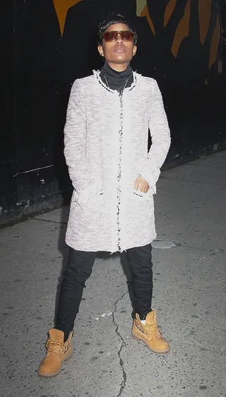 Detroit vs. Everybody - Detroit rapper Dej Loaf strikes a pose in NYC's Midtown Manhattan.(Photo: Fortunata / Splash News)