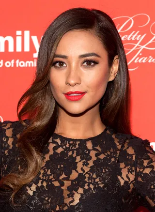 Mermaid Waves - Mermaid waves are here to stay. Pretty Little Liars star Shay Mitchell wears hers slick up top with a splash of color on the ends.   (Photo: D Dipasupil/Getty Images)