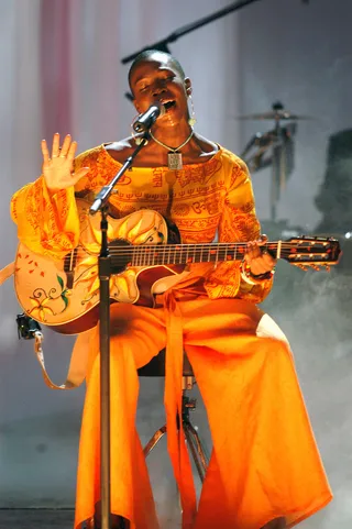 India.Arie - The Denver native and Best Female R&amp;B Artist&nbsp;winner takes the audience on a Voyage to India with her guitar and the smooth vocals of &quot;True Colors.&quot;&nbsp;(Photo: Steve Grayson/WireImage for BET Entertainment)