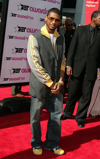 Usher - The hot R&amp;B singer stands cool behind a pair of smoking shades.(Photo: Jeffrey Mayer/WireImage.com/Getty Images)