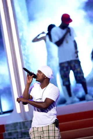 Fabolous and Ne-Yo - The &quot;Make You Better&quot; collaborators perform their hit and get everyone on their feet singing along.&nbsp;(Photo: Jordan Strauss/WireImage for BET Network)