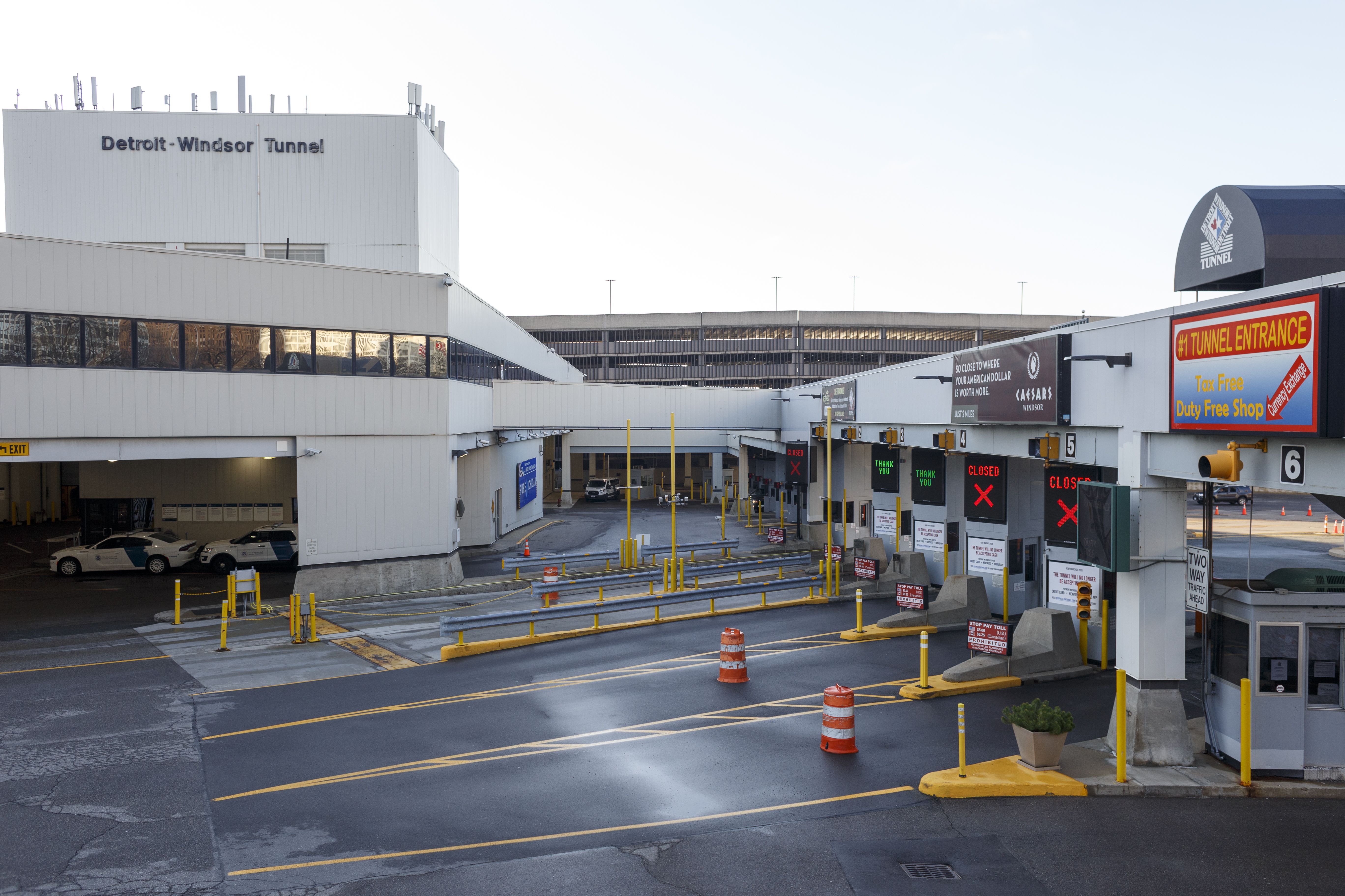 DETROIT, MI - APRIL 08: A view of the U.S.-Canada border crossing on April 8, 2020 from Detroit, Michigan. In an effort to slow the spread of the coronavirus (COVID-19), Detroit Department of Transportation buses will begin distributing surgical masks to riders. Nearly 19,000 coronavirus cases have been confirmed in the state. (Photo by Elaine Cromie/Getty Images)