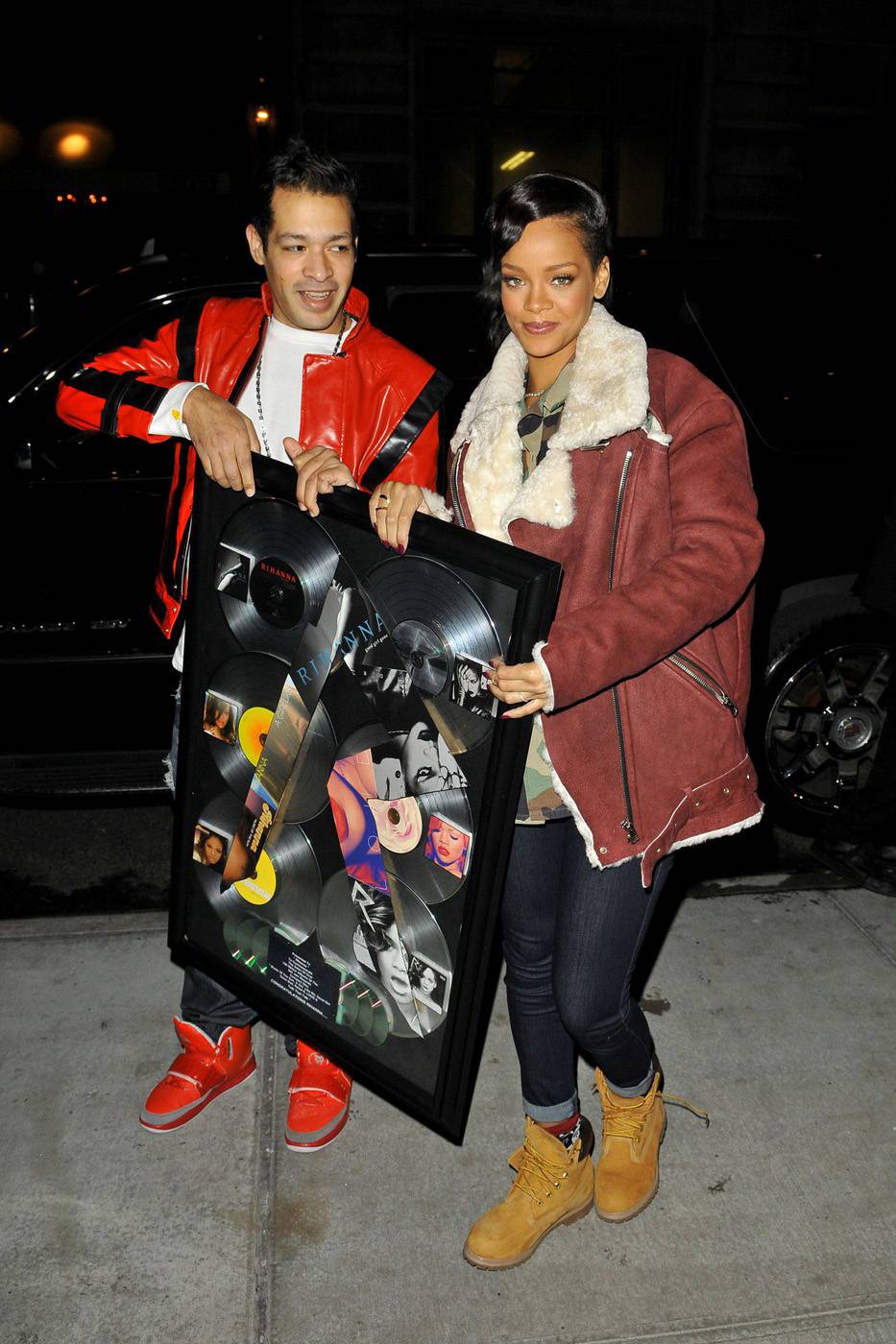 Rihanna Sells 100 Million Records Awarded Plaque Def Jam Recording