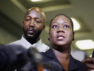 /content/dam/betcom/images/2012/03/National-03-16-03-31/032812-national-trayvon-martin-tracy-sybrina-fulton-capitol-hill-2.jpg