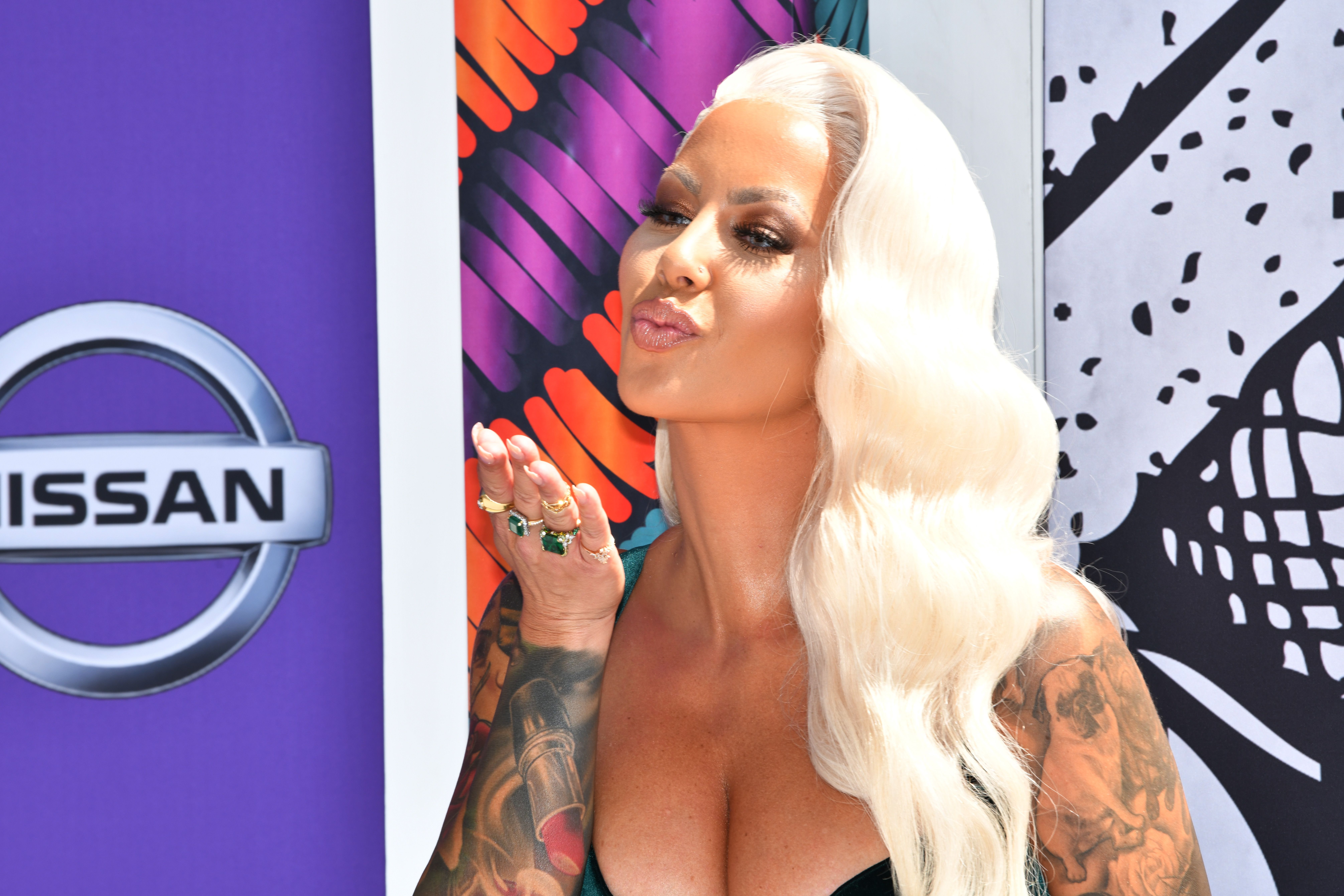 Guess who Amber Rose's alleged younger bae is!