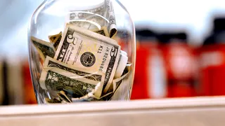 Hustle&nbsp;Everywhere You Go - Hustling doesn't stop for Dave.(Photo: BET)