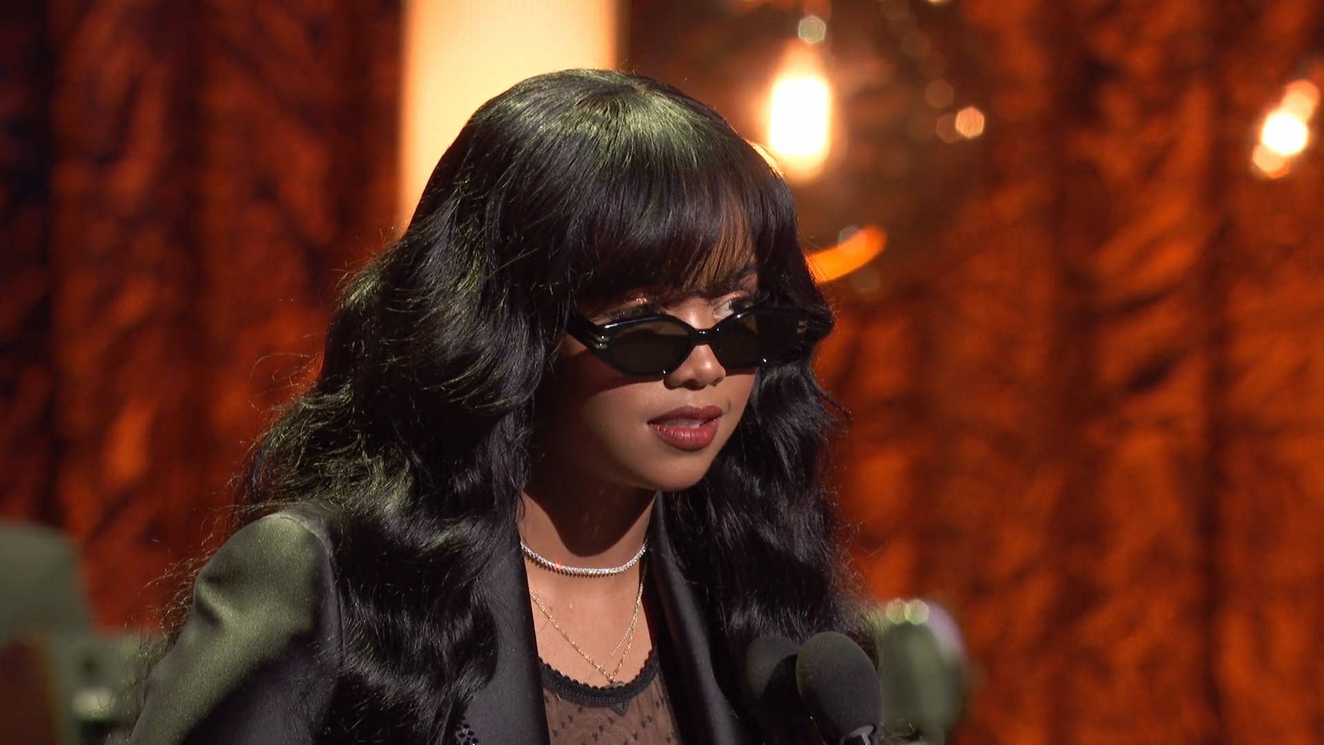 H.E.R. at BET Soul Train Awards 2020.