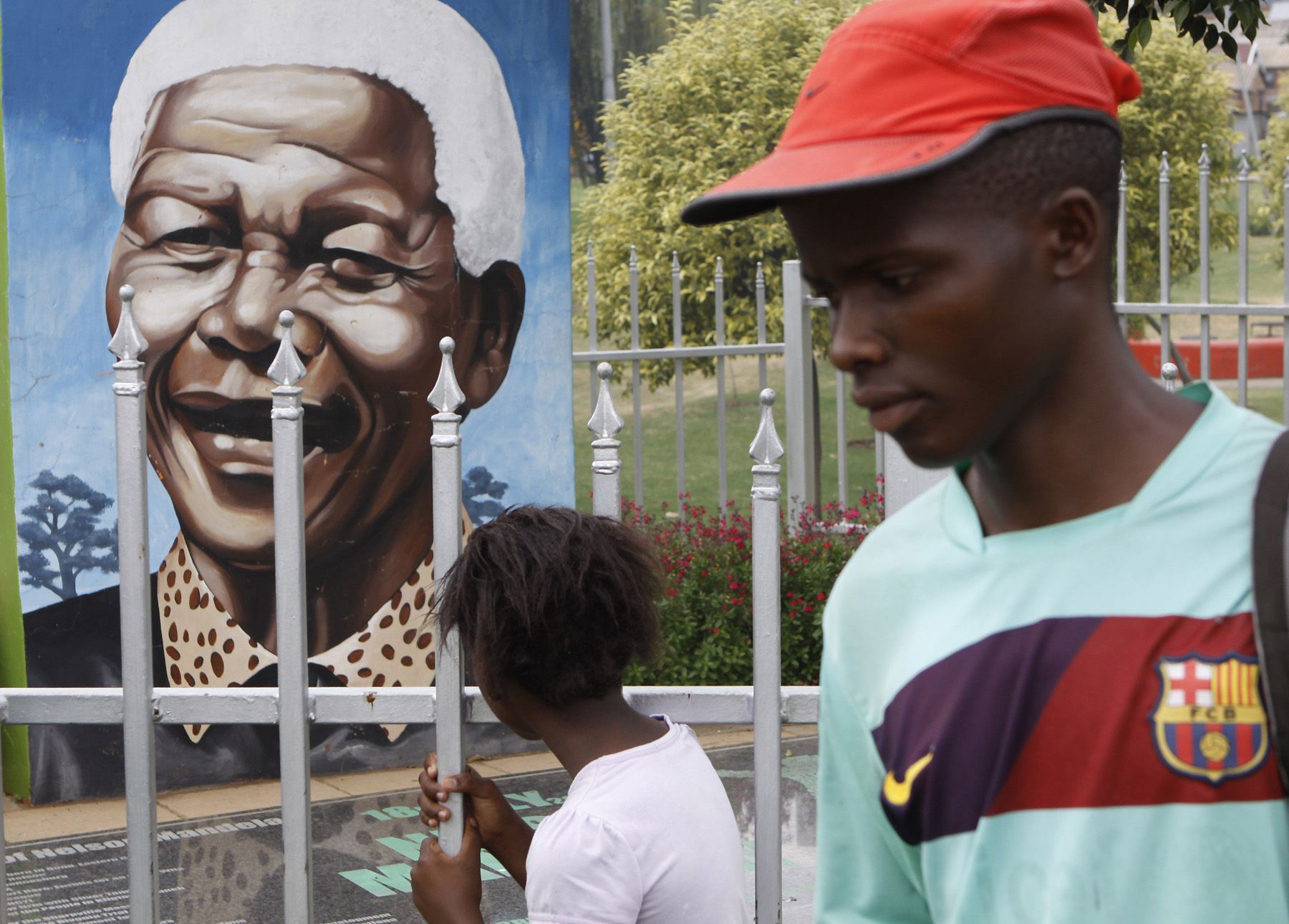 Speaking to Generations - - Image 17 from Mandela Tributes Around the ...