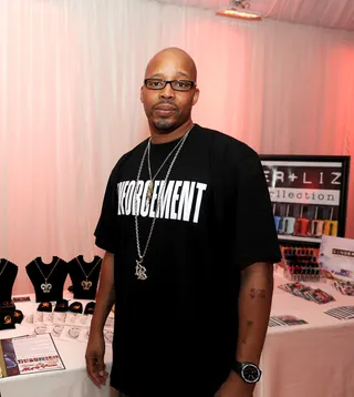 Straight From The LBC - You can’t have an event on the West Coast without having a local rapper or two stopping by. Warren G came through to "Regulate" the Celebrity Gift Suite on Friday.&nbsp;(Photo by Earl Gibson/PictureGroup)