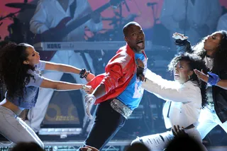 Getting Foxxy - Host Jamie Foxx plays around onstage during the 2009 BET Awards. (Photo: Vince Bucci/PictureGroup)