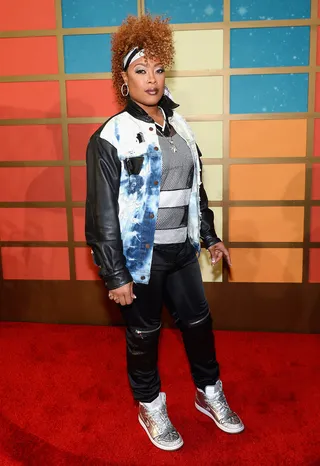 Da Brat  - Da Brat serves her usual tomboy chic. (Photo: Bryan Steffy/BET/Getty Images for BET)