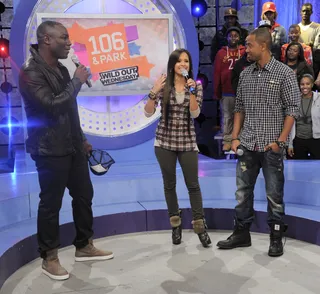 We're All Listening - Adewale Akinnuoye-Agbaje&nbsp;listens as Rocsi Diaz explains. (Photo: John Ricard / BET)