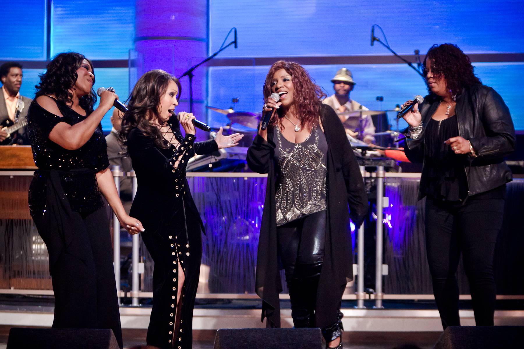 Singing Out - All of this evening's guests carry out a final tune with each other before the end of the episode.&nbsp;(Photo: Darnell Williams/BET)