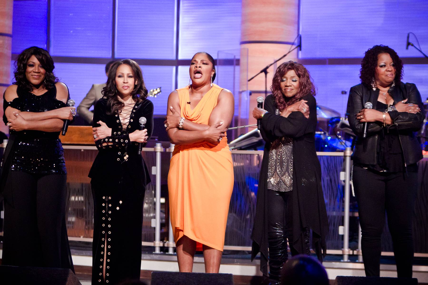 Farewell to Another Great Episode! - From left: Alicia Myers, Vesta, Mo'Nique, Gloria Gaynor and Robin S.&nbsp;(Photo: Darnell Williams/BET)