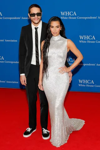 050222-style-kim-kardashian-and-pete-davidson-display-their-chemistry-at-the-white-house-correspondents-dinner.jpg