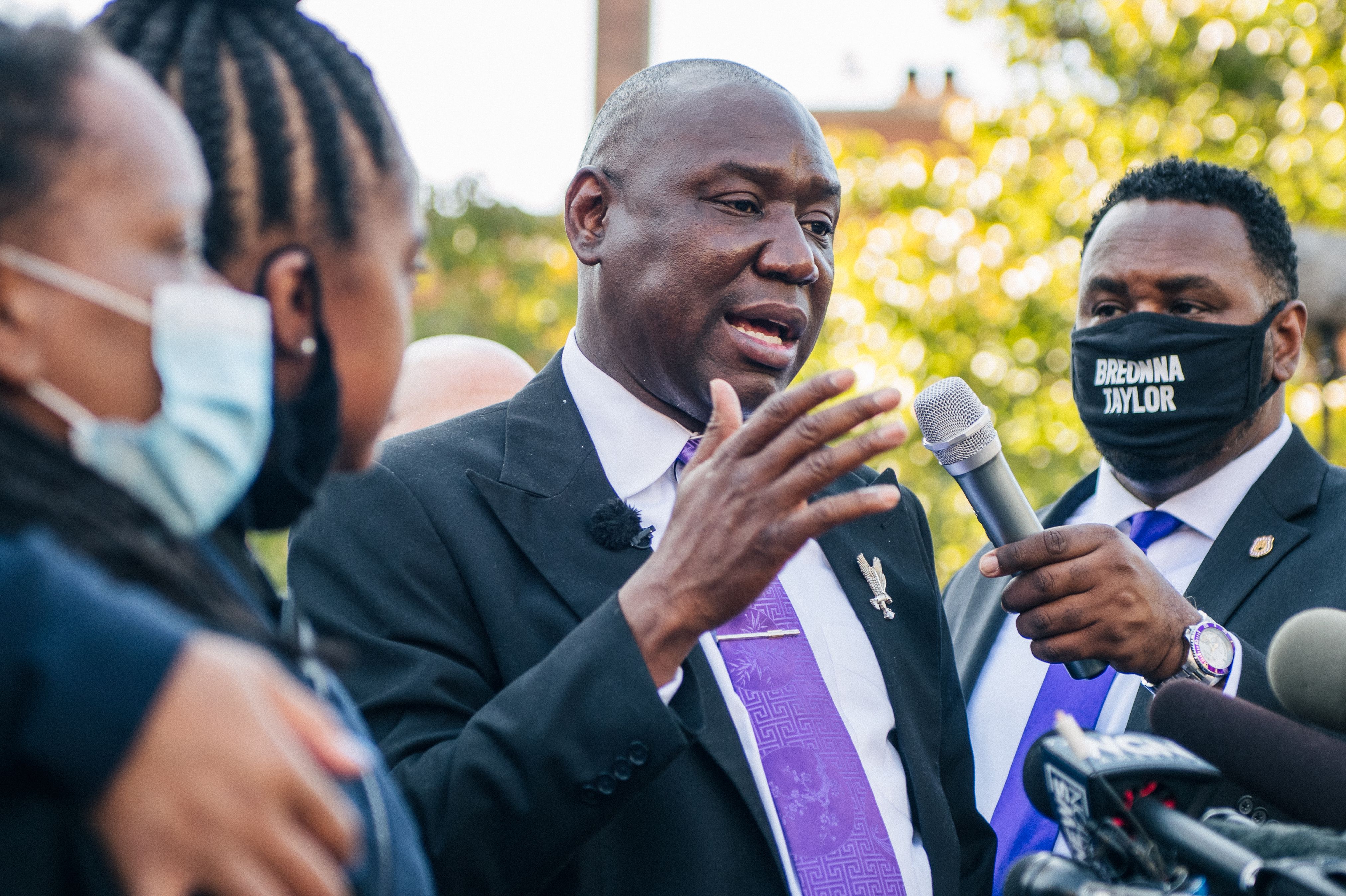LOUISVILLE, KY - SEPTEMBER 25: Attorney Ben Crump speaks at a news conference at Jefferson Square Park on September 25, 2020 in Louisville, Kentucky. The news conference addressed Kentucky Attorney General Daniel Cameron's handling of the Breonna Taylor case and the grand jury verdict indicting one of three officers involved in her death. Taylor was fatally shot by Louisville Metro Police officers during a no-knock raid at her apartment on March 13, 2020 in Louisville, Kentucky. (Photo by Brandon Bell/Getty Images)