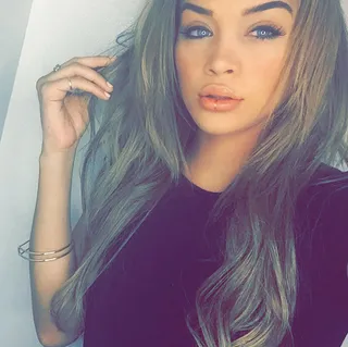 Do: Faux Lip Ring - You know how faux septum rings were the thing this summer? Well, this season add faux lip rings, specifically worn in the center of your lip, to your must-dabble accessories list. It adds a cute detail to your look without the commitment.