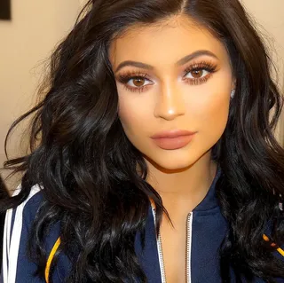 Don't: Over-Drawn Lips - We'll admit, we were into this makeup trend. Who wasn't?! But after the Kylie Jenner Lip Challenge, we were completely done with over-drawn lips. Lipstick belongs on your actual lips. Let's keep it there, ladies.