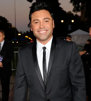 Oscar De La Hoya - Famed boxer Oscar De La Hoya released a self-titled Latin pop CD in 2000. The disc was nominated for a Grammy. How do you say &quot;SMH&quot; in Spanish?(Photo: Kevork Djansezian/Getty Images)