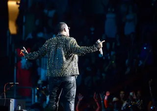 Feeling the Love - R. Kelly&nbsp;takes in the massive crowd at the Staples Center during the 2013 BET Experience in Los Angeles. (Photo: Earl Gibson III/Getty Images for BET)