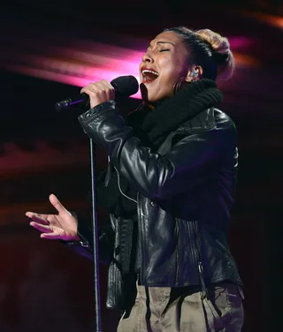 That MF Life - Melanie Fiona brought the fire while she rehearsed R. Kelly's classic feel-good anthem "I Believe I Can Fly."&nbsp; (Photo: Mark Davis/Getty Images for BET)