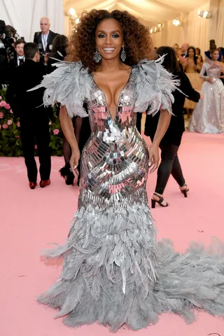 Janet Mock in Alberta Ferretti&nbsp; - (Photo: Neilson Barnard/Getty Images)&nbsp;