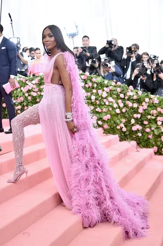 Naomi Campbell&nbsp;in Valentino - (Photo: Theo Wargo/WireImage)&nbsp;