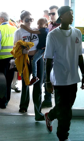 FFN_IMAGE_52299362|FFN_SET_70018038