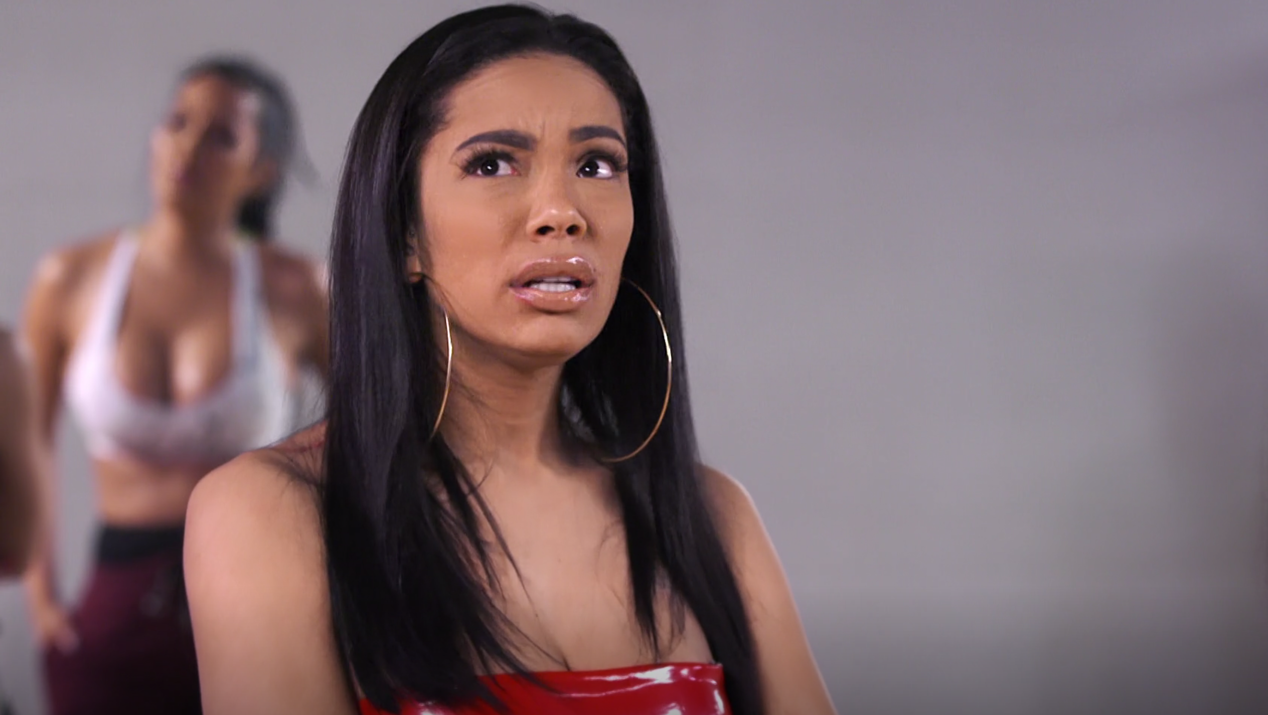 Erica Mena Warns Estelita About Sleeping With Stevie J | News | VH1