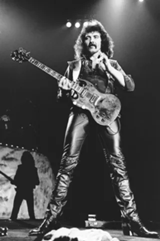 /mobile/vh1_mobilepreview/flipbooks/Shows/thatmetalshow/Top5/607/607_1_TonyIommi.jpg