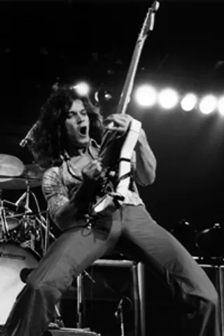 /mobile/vh1_mobilepreview/flipbooks/Shows/thatmetalshow/Top5/607/607_2_EddieVanHalen.jpg