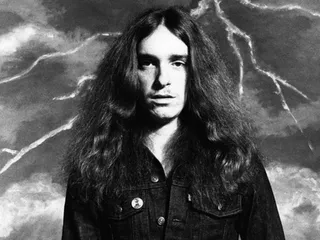 /mobile/vh1_mobilepreview/flipbooks/Thumbnails/top5bass/03cliffburton.jpg