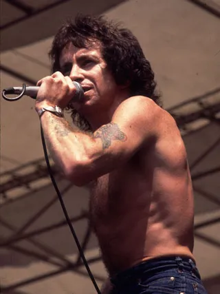 /mobile/vh1_mobilepreview/flipbooks/Shows/thatmetalshow/Top5_803/79930214.jpg