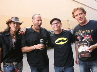 /mobile/vh1_mobilepreview/flipbooks/Shows/Thatmetalshow/TMS_804/1882.jpg