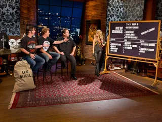 /mobile/vh1_mobilepreview/flipbooks/Shows/Thatmetalshow/TMS_805/0450.jpg