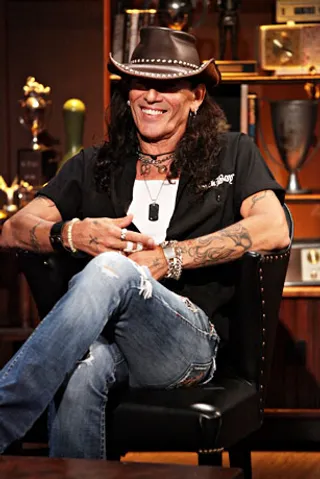 /sitewide/flipbooks/img/shows/that_metal_show/episode_807/V_TMS_Night_Ranger_7_22_11_0874.jpg