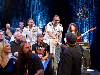 /mobile/vh1_mobilepreview/flipbooks/Shows/Thatmetalshow/TMS_809_Episodic_Photos/0256.jpg
