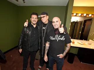 /mobile/vh1_mobilepreview/flipbooks/Shows/Thatmetalshow/TMS_809_Episodic_Photos/0394.jpg