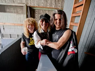 /mobile/vh1_mobilepreview/flipbooks/Shows/Thatmetalshow/TMS_810/0006.jpg