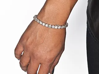 /mobile/vh1_mobilepreview/flipbooks/Shows/loveandhiphop/LHH_Ring_flip/bracelet.jpg