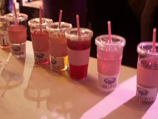 /mobile/vh1_mobilepreview/flipbooks/Shows/Basketball_Wives_4/bbw_reunion_backstage/drinksbackstage_1337714990.jpg
