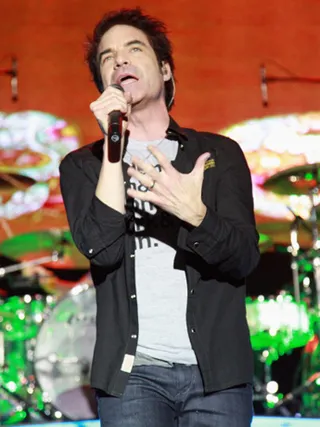 /mobile/vh1_mobilepreview/flipbooks/Shows/Behind_The_Music/Train/6.jpg