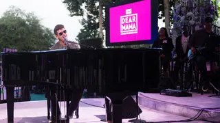 RobinThicke3-NEW.jpg