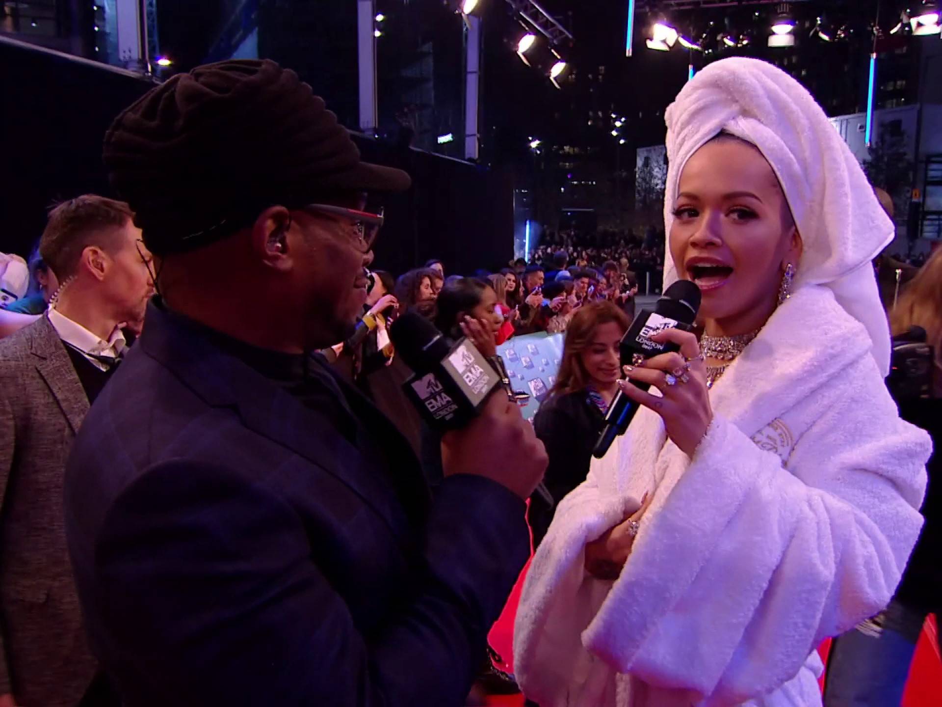 Sway with Rita Ora 2019 MTV EMA (Video Clip) MTV EMA