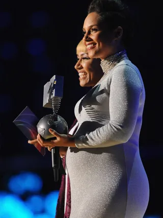 mgid:file:gsp:scenic:/international/mtvema/2014/images/galleries/2014-ema-presenters/EmeliSande-AliciaKeys-458703110-4x3.jpg