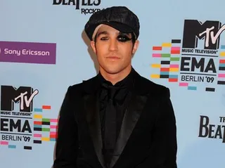 Pete Wentz's bold, single black eye is super cool.